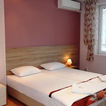 Guest Rooms Kom София Номер фото