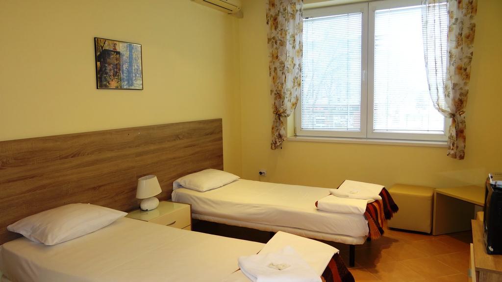 Guest Rooms Kom София Номер фото